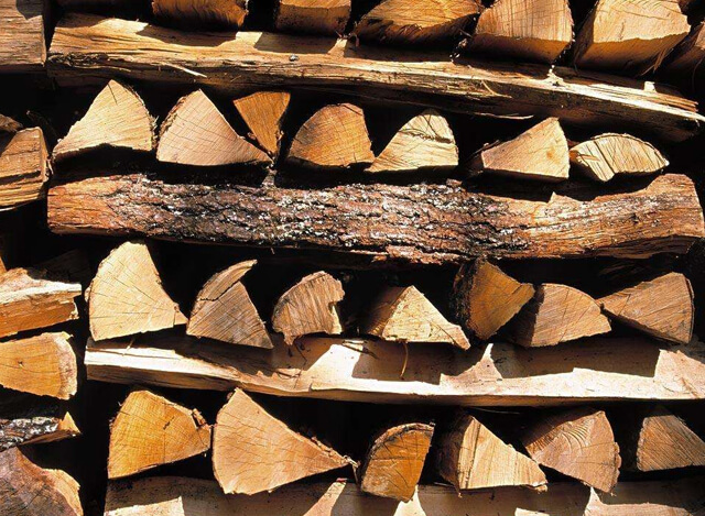 你最關心的真火壁爐木柴處理與選擇的妙招來了！